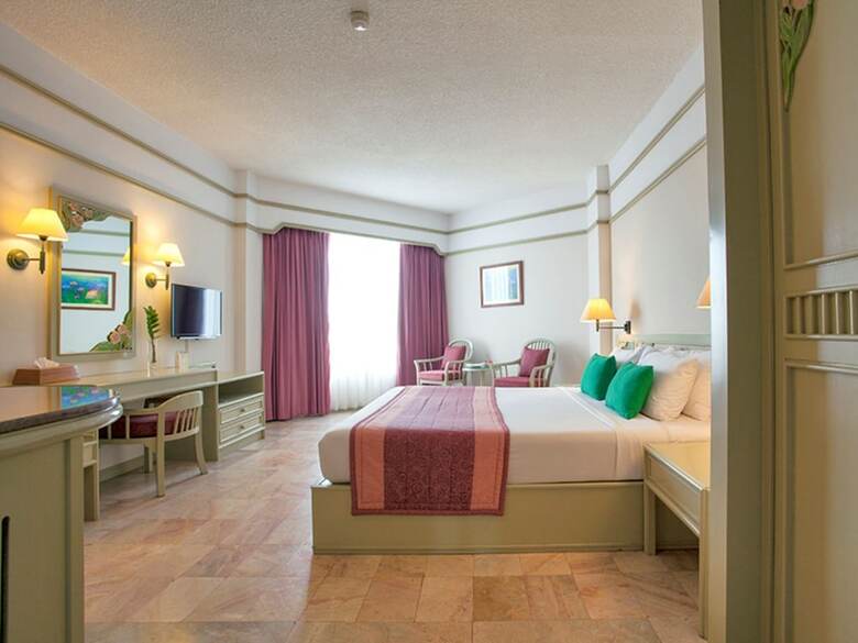 Hotel Cholchan Pattaya Beach Resort