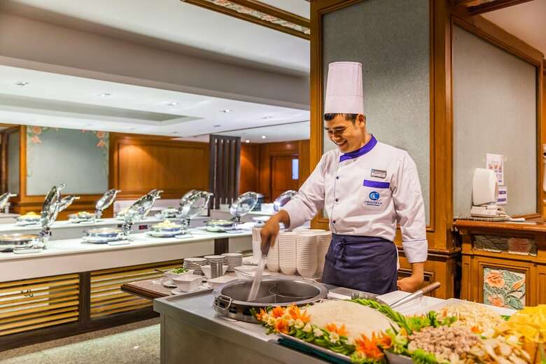 Hotel Cholchan Pattaya Beach Resort