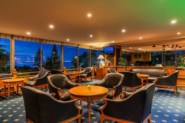 Hotel Cholchan Pattaya Beach Resort