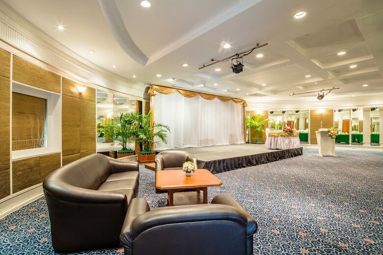 Hotel Cholchan Pattaya Beach Resort