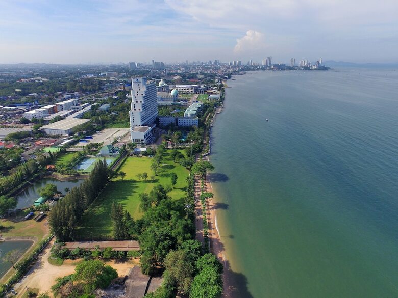 Hotel Cholchan Pattaya Beach Resort