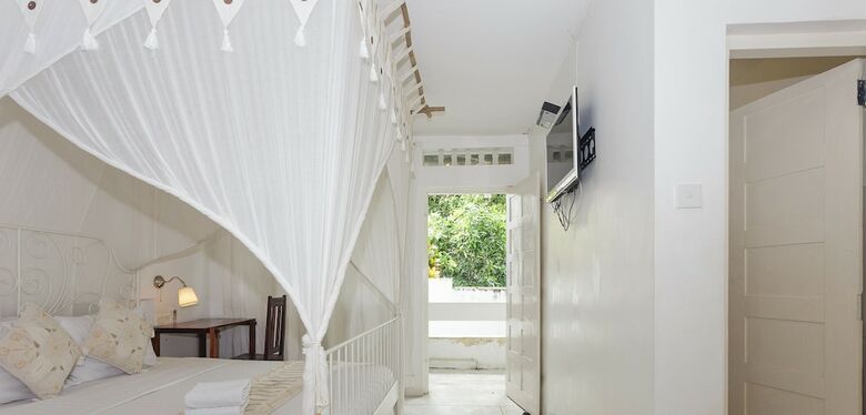 Royce Boutique Hotel