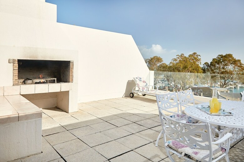 Hotel First Group Cape Gordonia