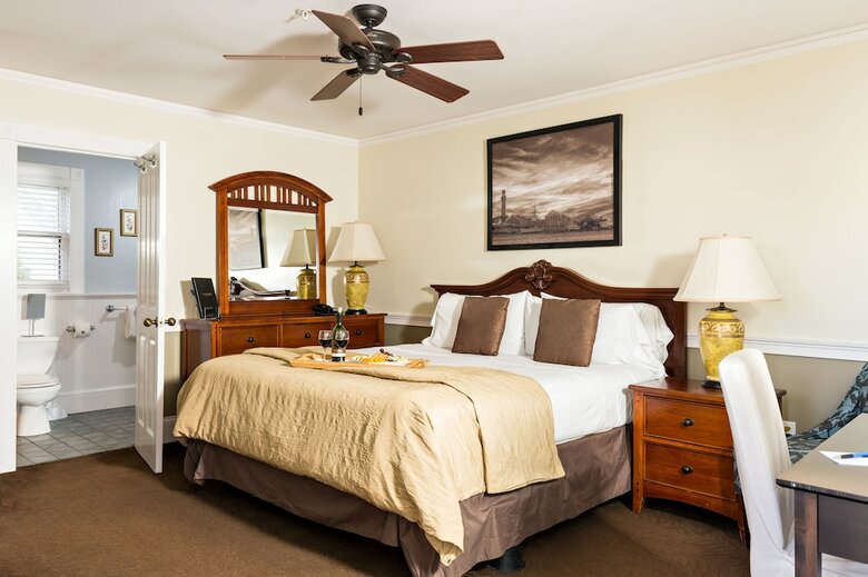Hotel Crowne Pointe Historic Inn & Spa - Adults Only