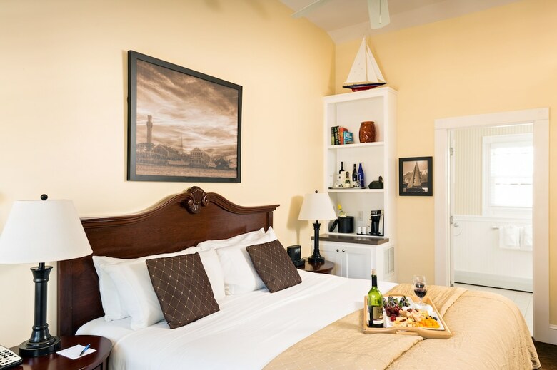 Hotel Crowne Pointe Historic Inn & Spa - Adults Only