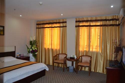 Wudangshan Yinjie Holiday Hotel