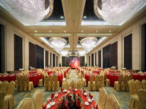 Zhongmao Haiyue Hotel