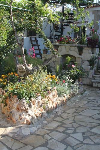 Rose Garden Villa Peristerona