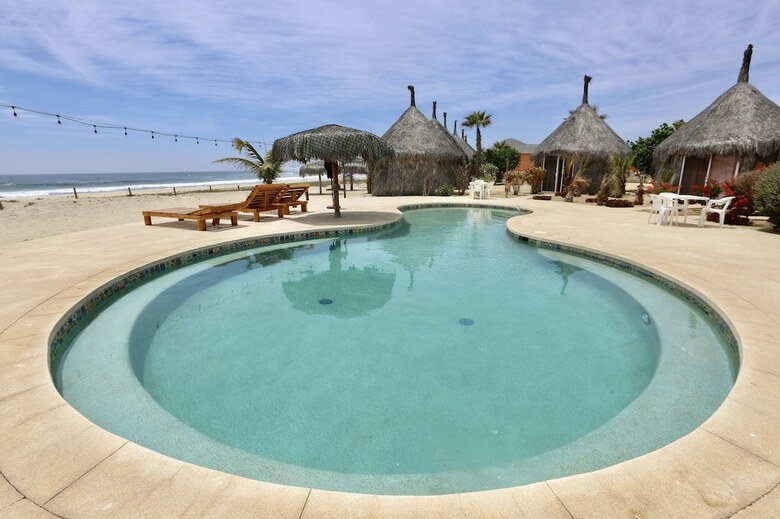 Hostal Mayan Village Beach Front Hotel