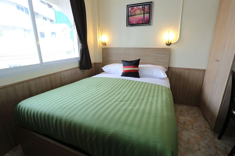 Sukhumvit 20 Hotel