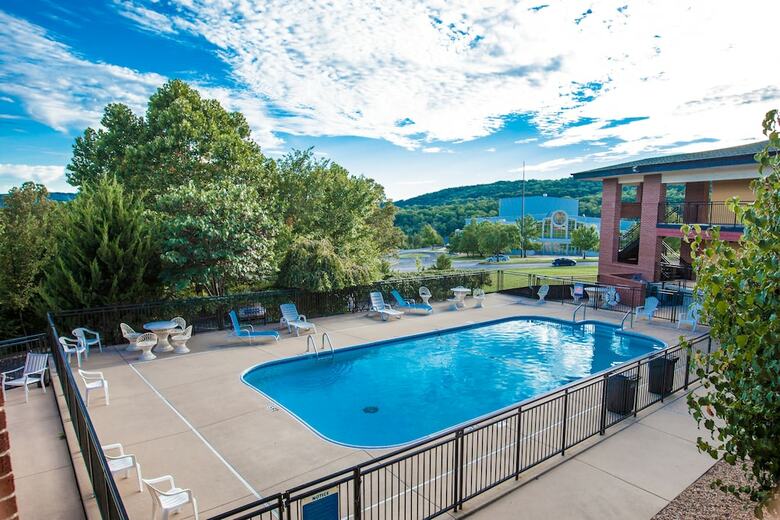 Motel Lodge At The Falls