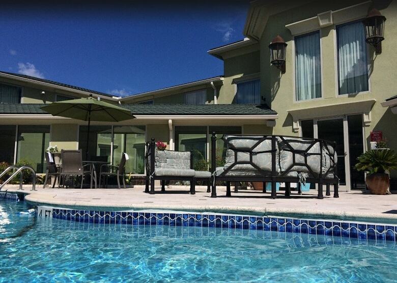 Hotel Town & Country Inn And Suites