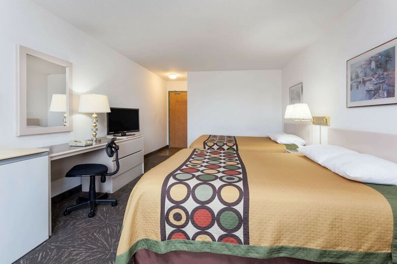 Motel Super 8 By Wyndham Taber Ab