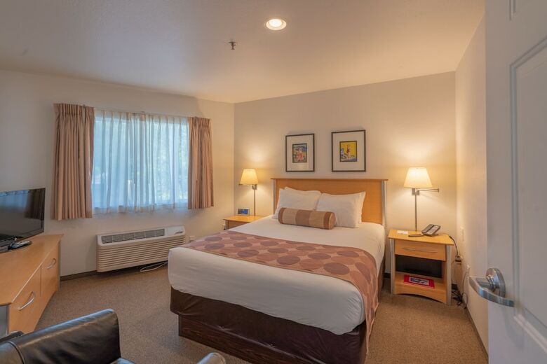 Hotel South Pier Inn
