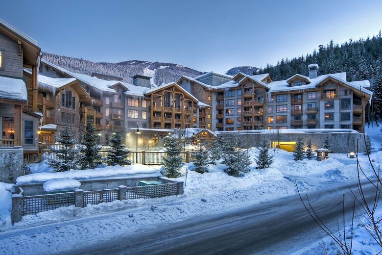 First Tracks Lodge