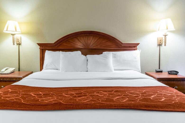 Hotel Comfort Suites
