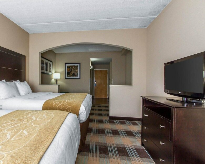 Hotel Comfort Suites Airport