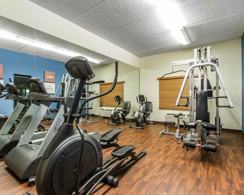 Hotel Comfort Suites Airport