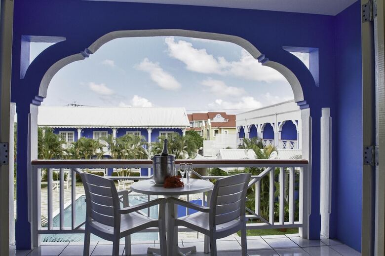 Hotel Bay Gardens Inn