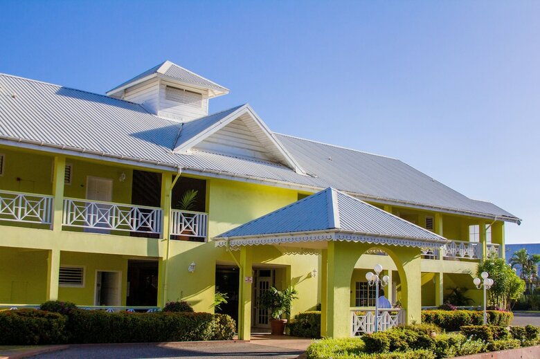 Hotel Bay Gardens Inn