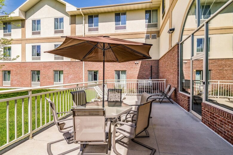 Hotel Comfort Inn And Suites