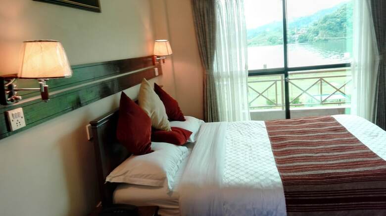 Hotel Lakefront
