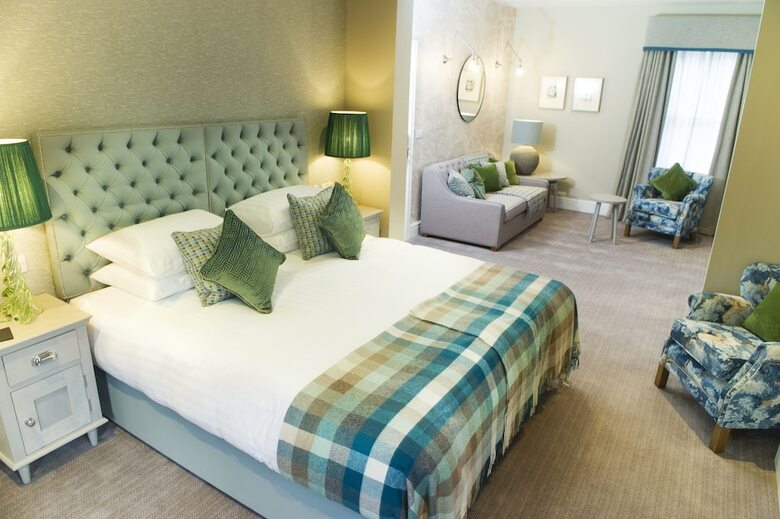 Crown Hotel