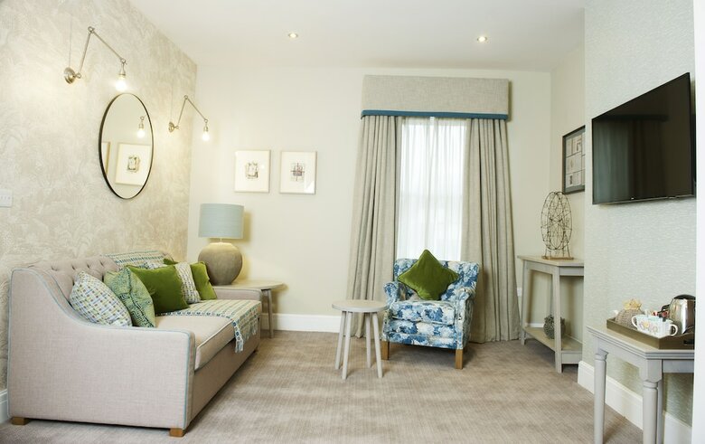Crown Hotel