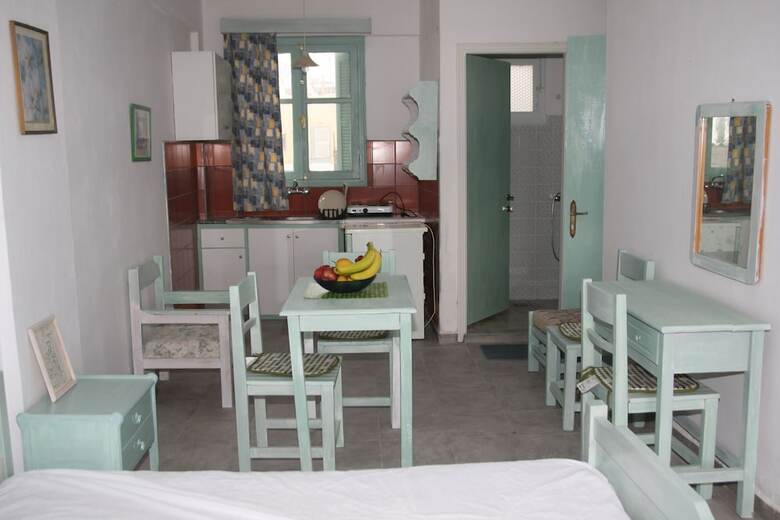 Annoula Studio & Apartments