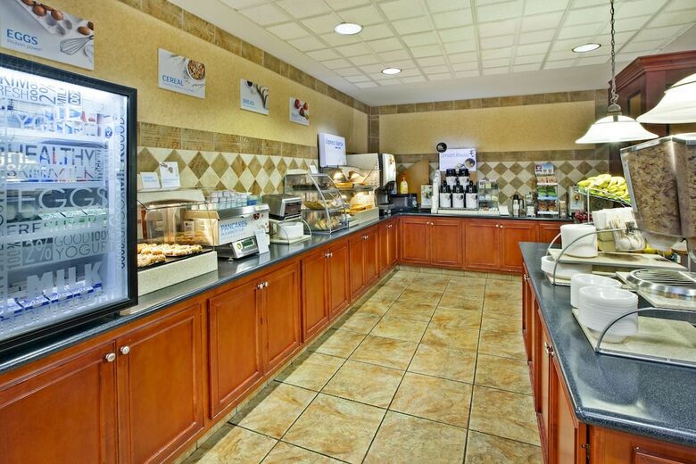 Hotel Holiday Inn Express And Suites Fort Wayne