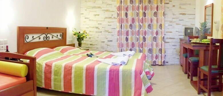 Aparthotel Plaka Hotel II