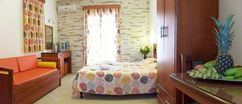 Aparthotel Plaka Hotel II