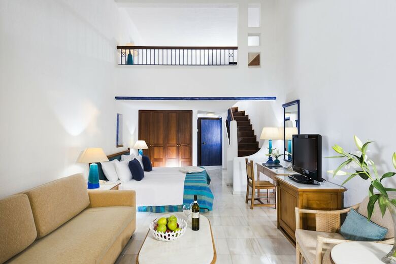 Coral Beach Hotel And Resort