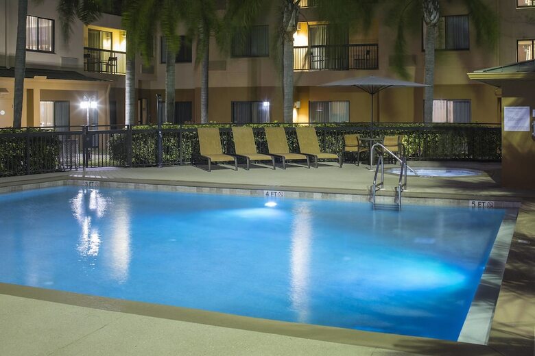 Hotel Courtyard By Marriott Daytona Beach Speedway/airport