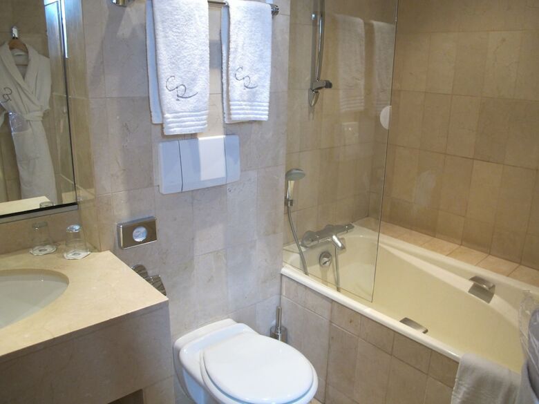 Hotel Hostellerie Du Chapeau Rouge