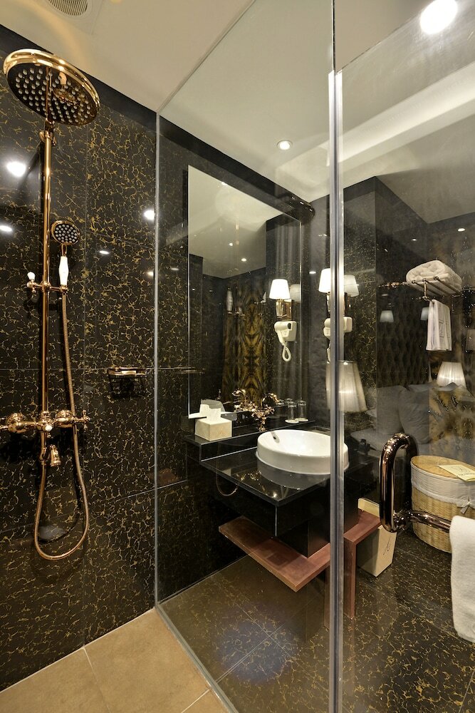 Hotel Amaroossa Grande Bekasi