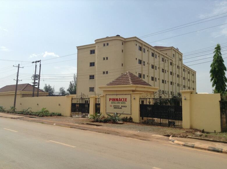 Pinnacle Hotels And Suites