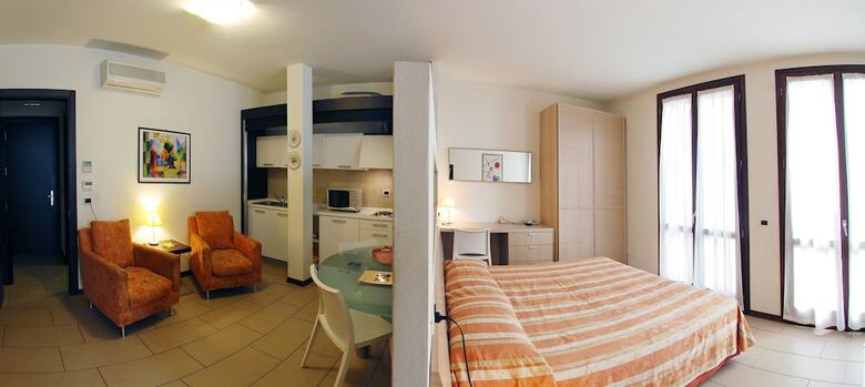 Hotel Carlton