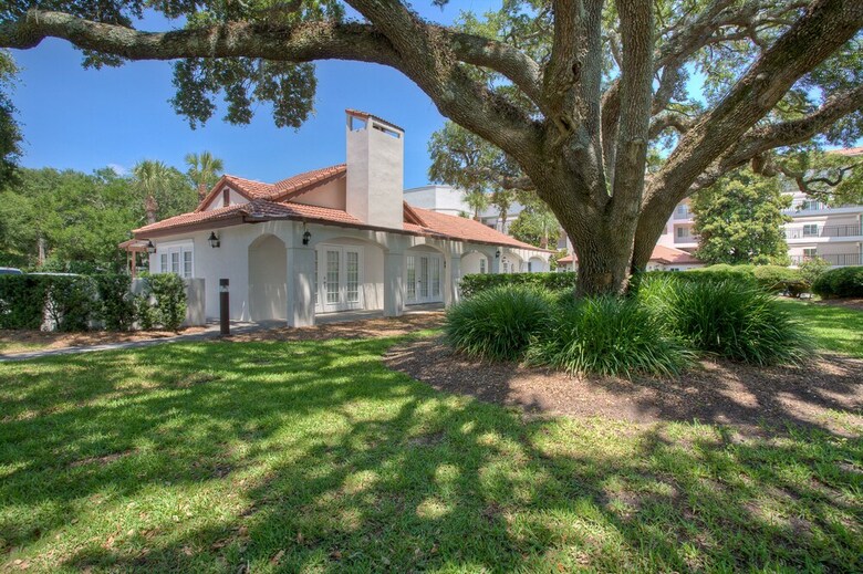 Hodnett Cooper's Beach Club