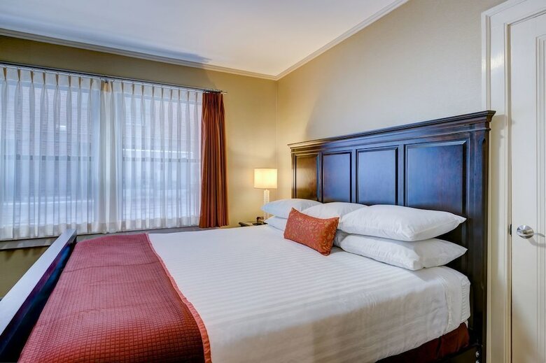 Hotel Carleton Of Oak Park