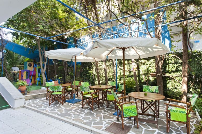 Daphne's Club Hotel Apartments