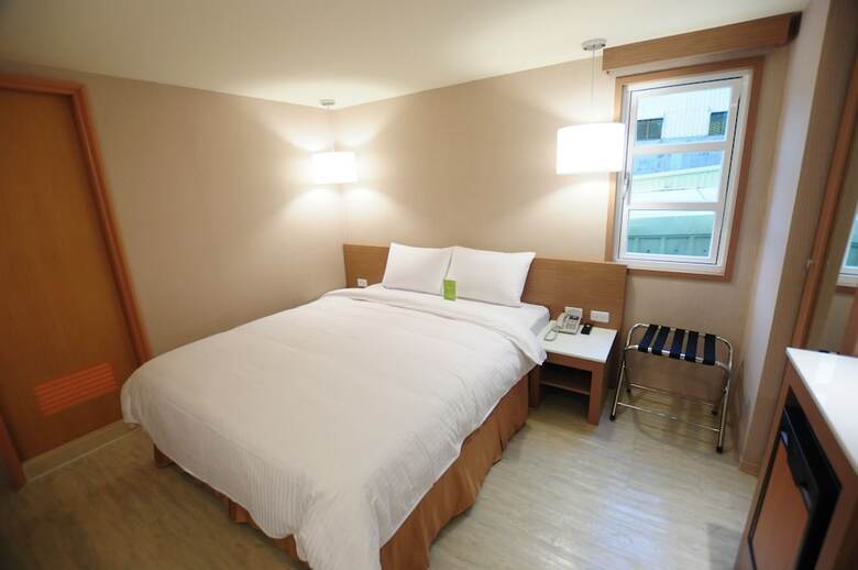 Kindness Hotel - Tainan Chihkan Tower