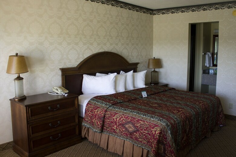 Le Ritz Hotel And Suites