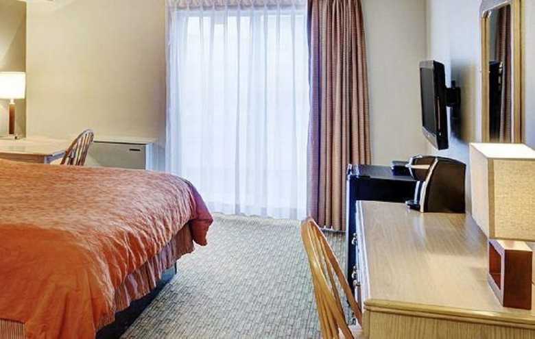 Hotel Thompson's Best Value Inn & Suites