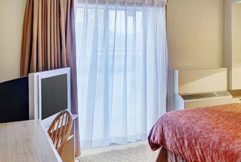 Hotel Thompson's Best Value Inn & Suites