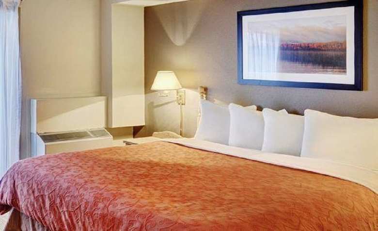 Hotel Thompson's Best Value Inn & Suites