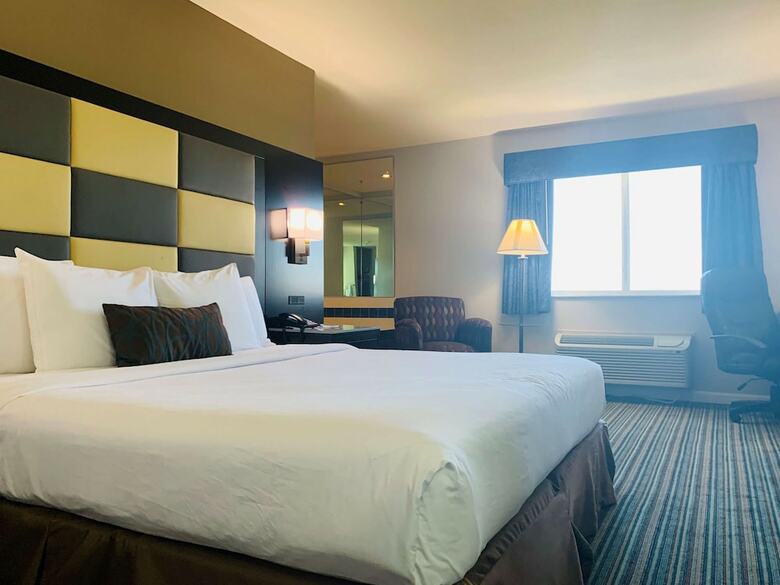 Surestay Plus Hotel By Best Western Redding