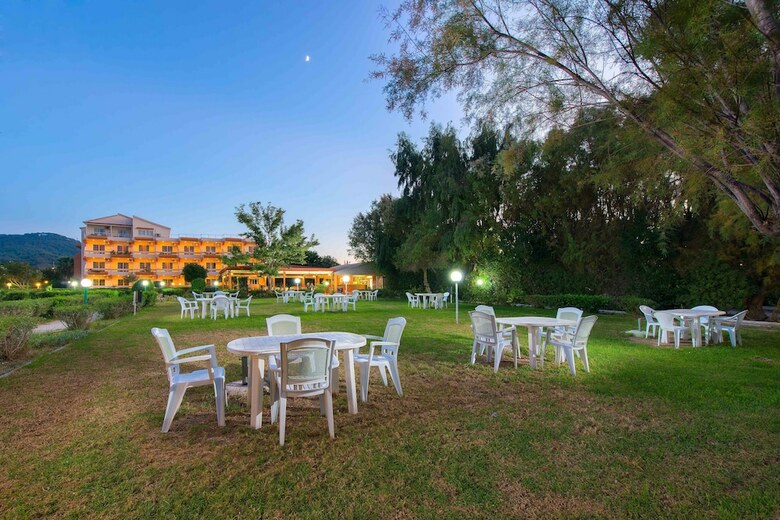Bayside Hotel Katsaras