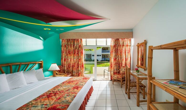 Hotel Toby's Resort