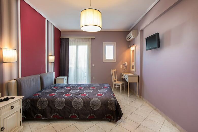 Liana Beach Hotel & Spa